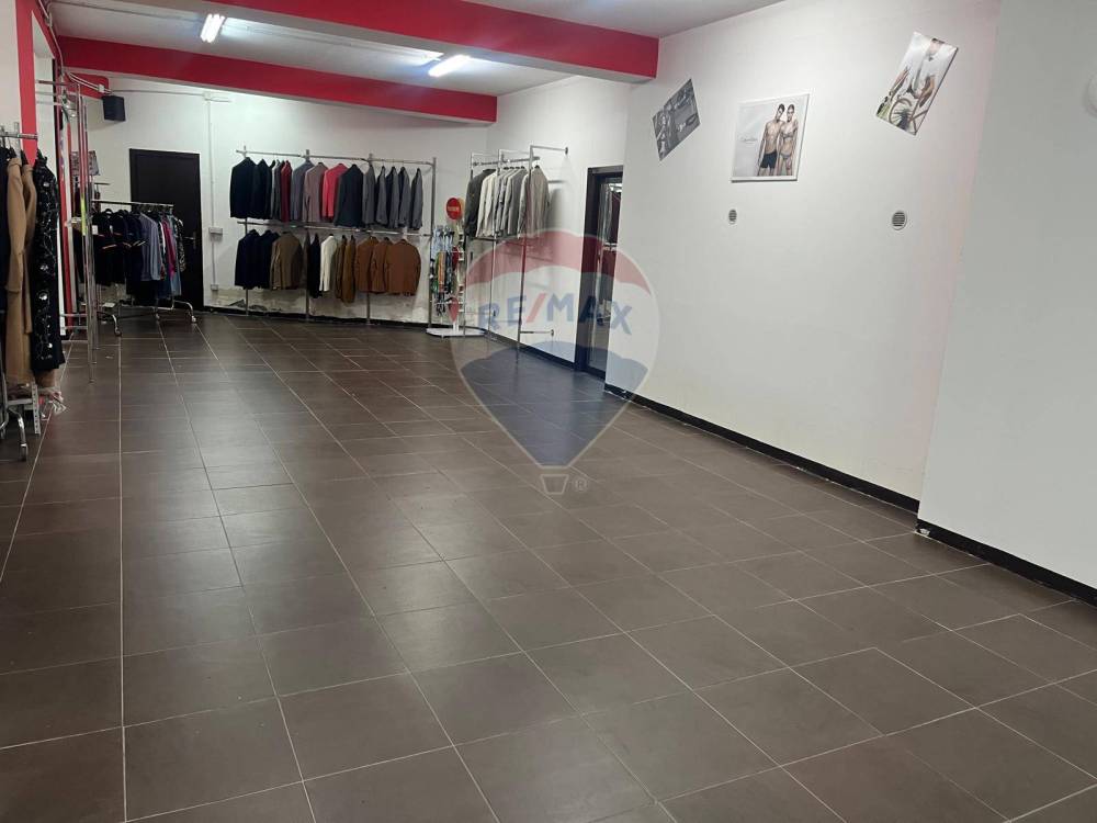 locale di sgombero in affitto ad Acireale