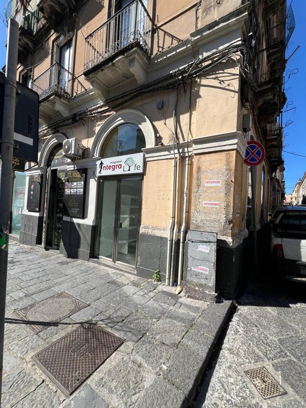 negozio in affitto ad Acireale in zona Centro Storico