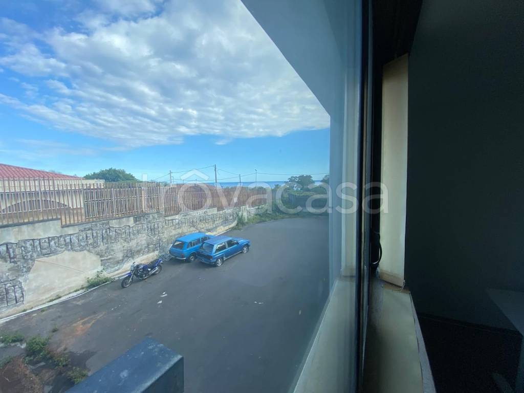 locale commerciale in affitto ad Acireale