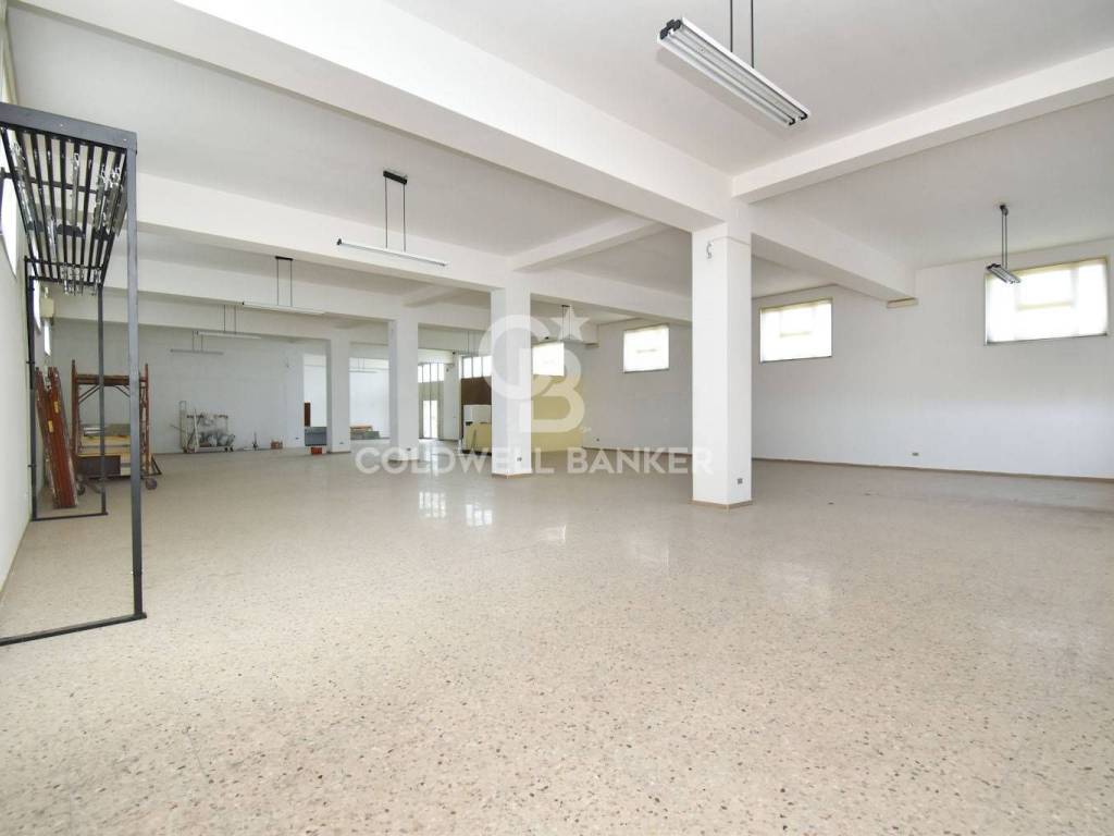 negozio in affitto ad Acireale in zona Piano d'Api