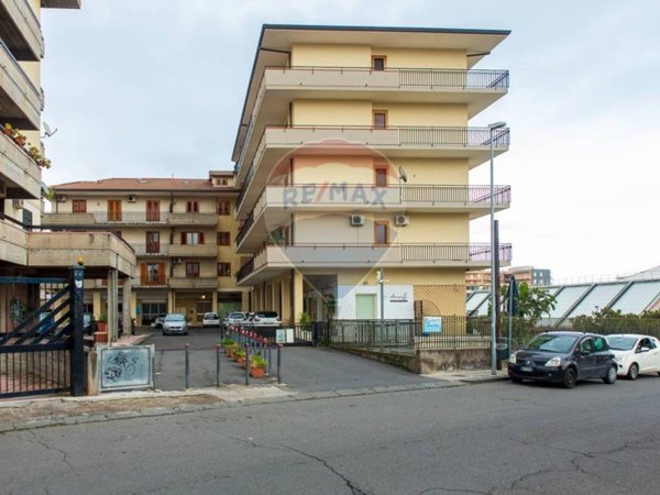 negozio in affitto ad Acireale in zona San Cosmo
