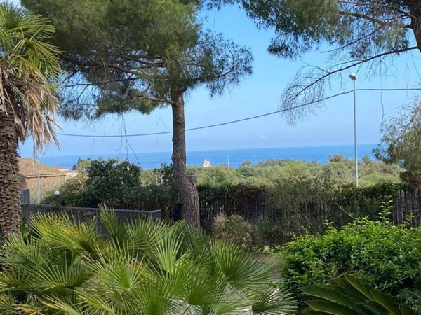 ufficio in affitto ad Acireale in zona Santa Caterina