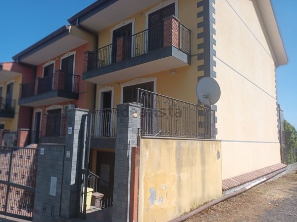 casa indipendente in affitto ad Acireale in zona Pennisi