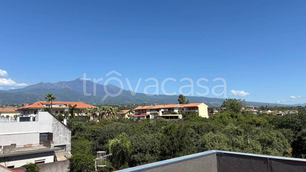 appartamento in affitto ad Acireale in zona Stazzo