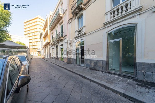 negozio in affitto ad Acireale in zona Centro Storico