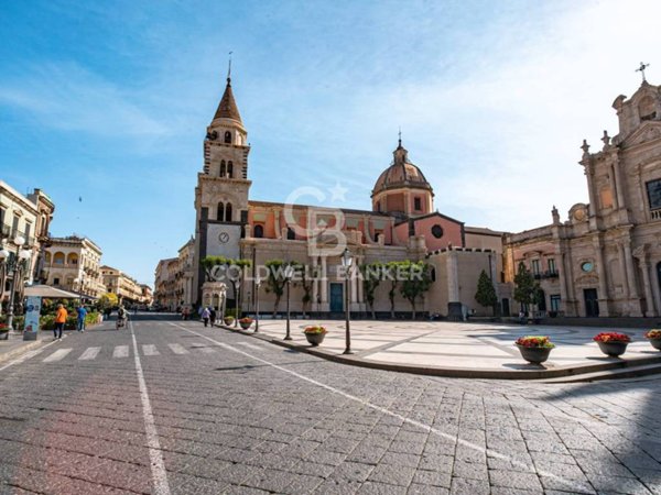 negozio in affitto ad Acireale in zona Centro Storico
