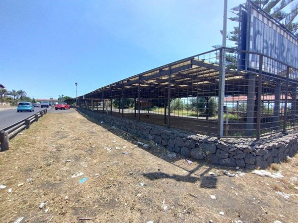 negozio in affitto ad Acireale in zona San Cosmo