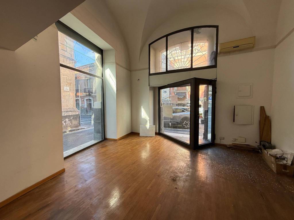 negozio in affitto ad Acireale in zona Centro Storico