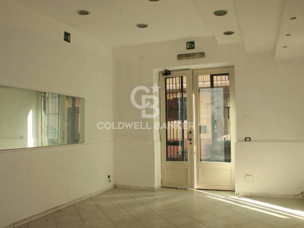 negozio in affitto ad Acireale in zona Aci Platani