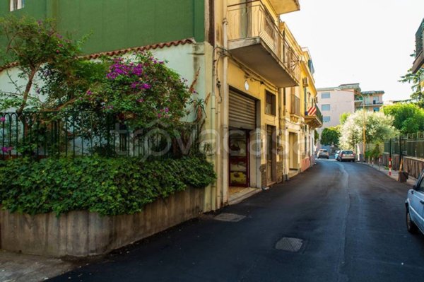negozio in affitto ad Acireale in zona Centro Storico