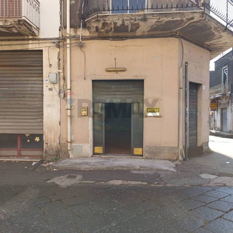 negozio in affitto ad Acireale in zona Pozzillo