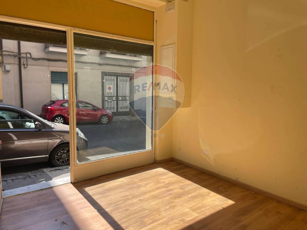 locale commerciale in affitto ad Acireale