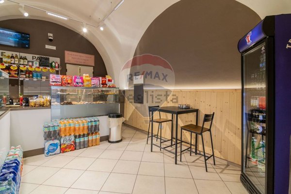negozio in affitto ad Acireale in zona Guardia