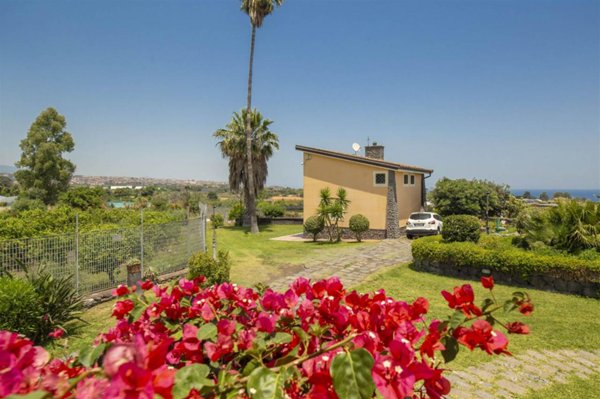 appartamento in affitto ad Acireale