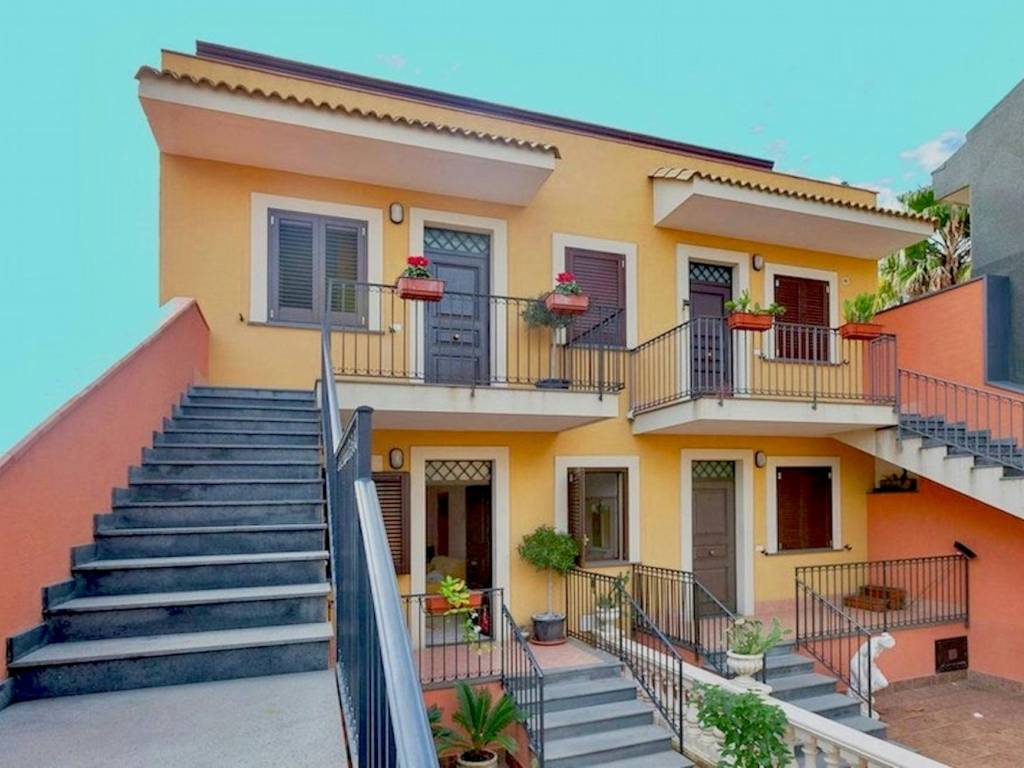 appartamento in affitto ad Acireale in zona Stazzo