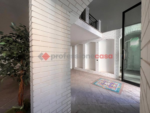 locale commerciale in affitto ad Acireale