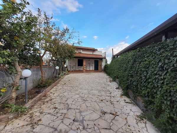 casa indipendente in affitto ad Acireale in zona Santa Tecla