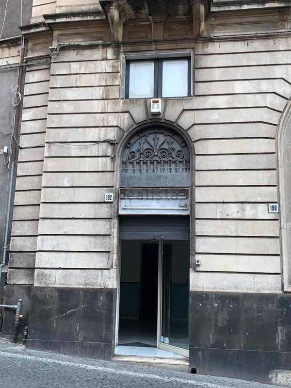 locale commerciale in affitto ad Acireale in zona Centro Storico