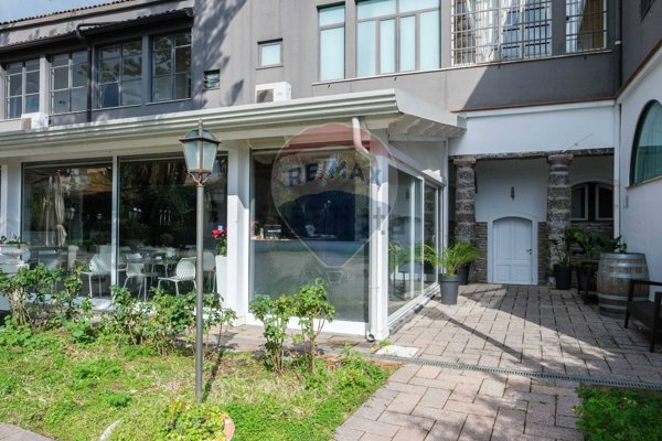 locale commerciale in affitto ad Acireale