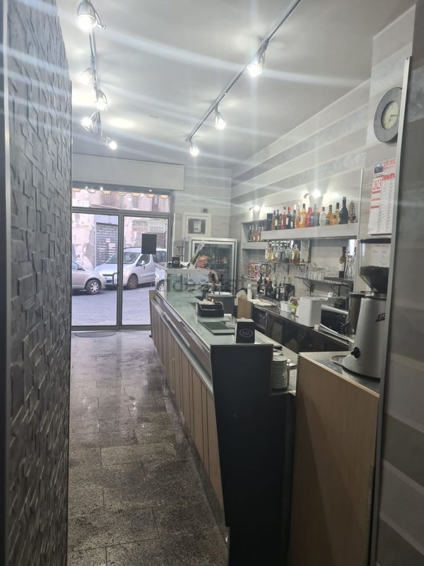 negozio in affitto ad Acireale in zona Centro Storico