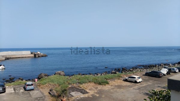 appartamento in affitto ad Acireale in zona Santa Maria la Scala