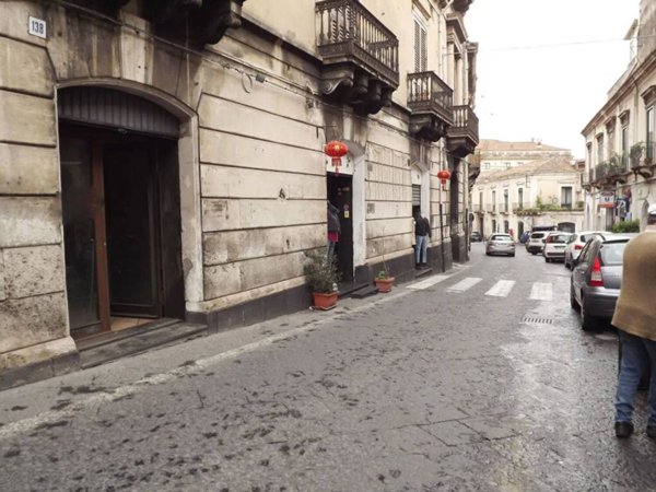 negozio in affitto ad Acireale in zona Centro Storico