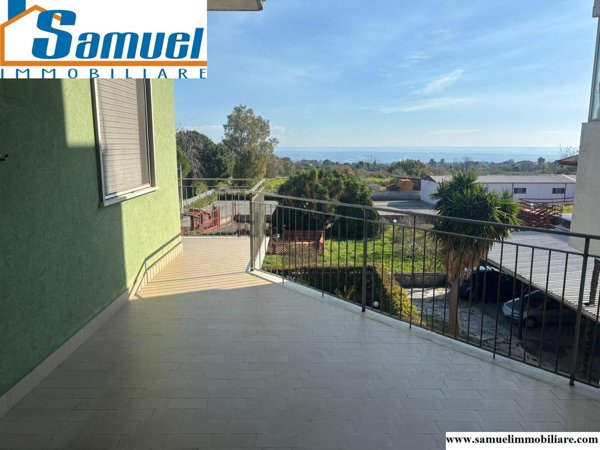 appartamento in affitto ad Acireale in zona Guardia