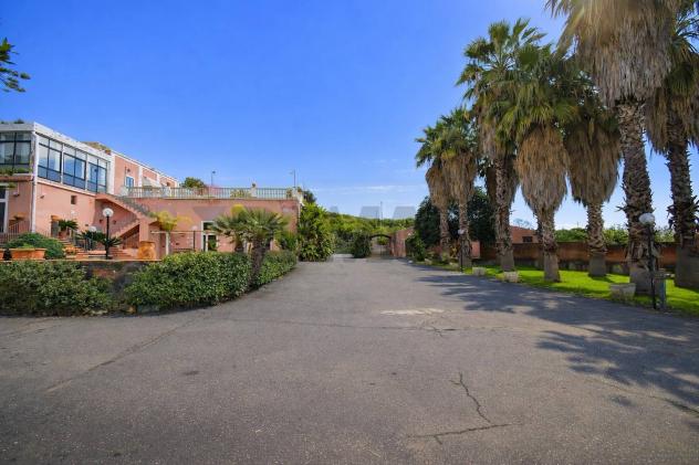 locale commerciale in affitto ad Acireale in zona Santa Tecla