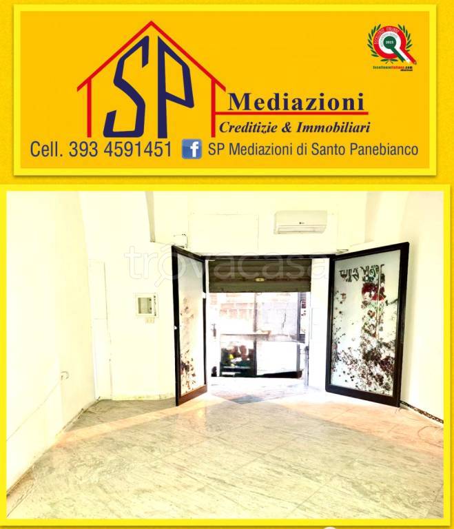 negozio in affitto ad Acireale in zona Centro Storico