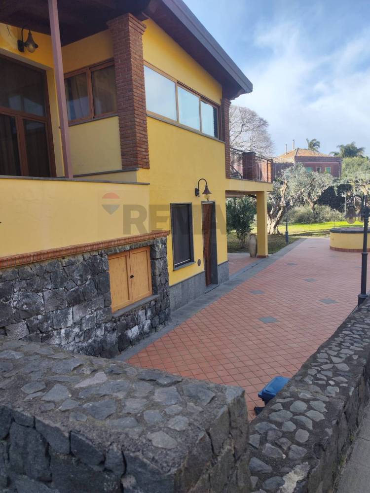casa indipendente in affitto ad Acireale in zona Santa Tecla