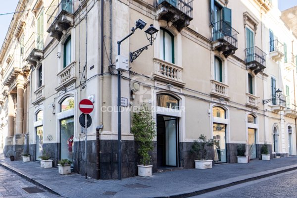 locale commerciale in affitto ad Acireale