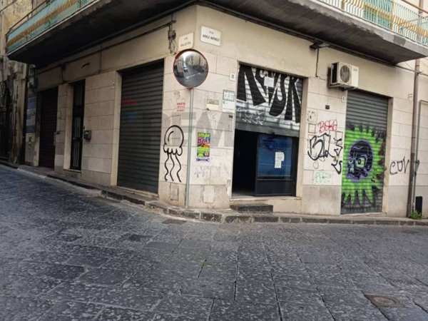negozio in affitto ad Acireale in zona Centro Storico