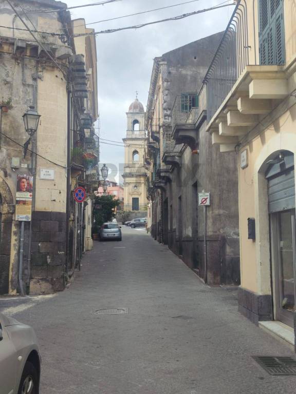 negozio in affitto ad Acireale in zona Centro Storico