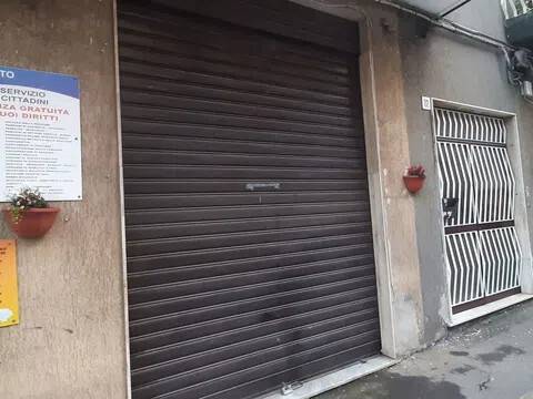 negozio in affitto ad Acireale in zona San Giovanni