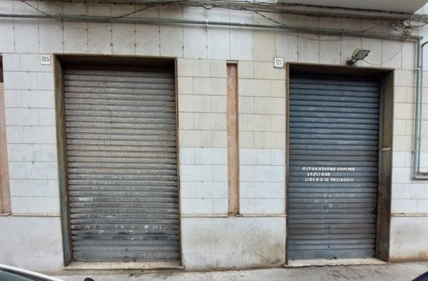 negozio in affitto ad Acireale in zona Centro Storico