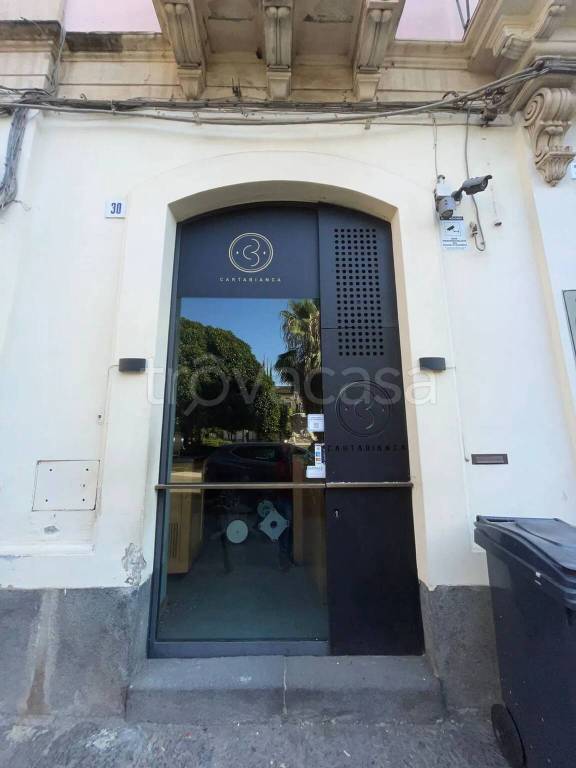 negozio in affitto ad Acireale in zona Centro Storico