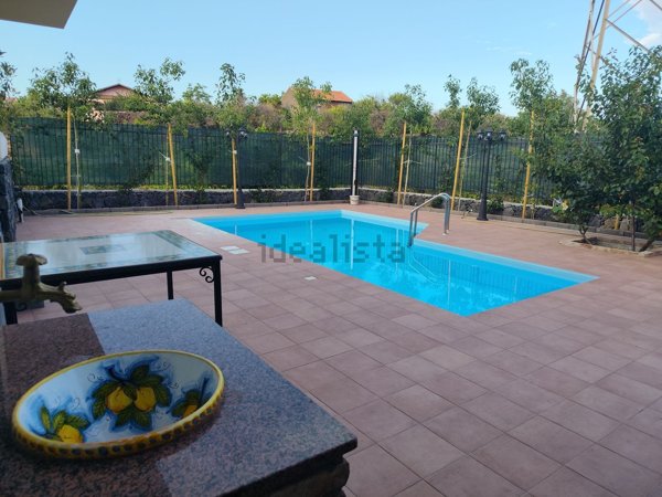 casa indipendente in affitto ad Acireale