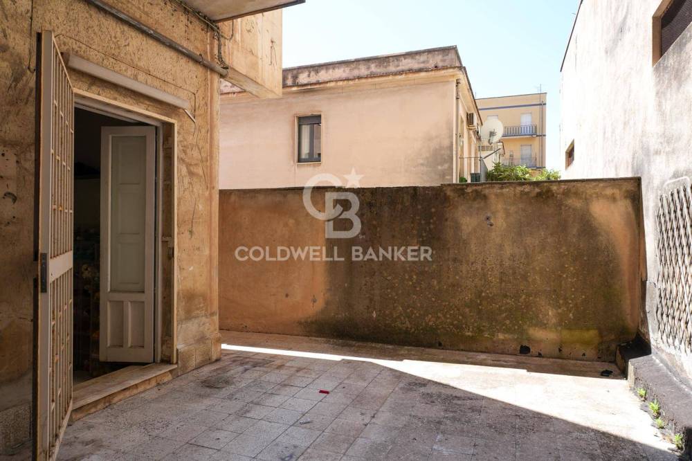 locale commerciale in affitto ad Acireale in zona Centro Storico