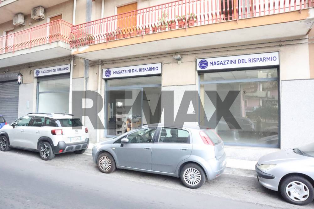 locale commerciale in affitto ad Acireale