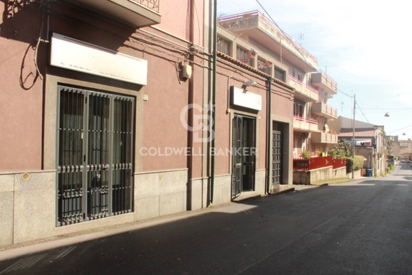 negozio in affitto ad Acireale in zona San Giovanni