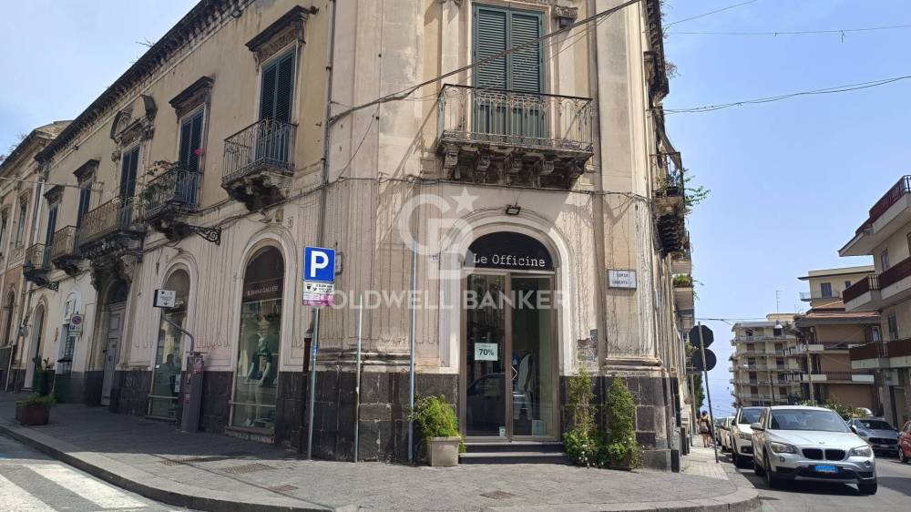 locale commerciale in affitto ad Acireale
