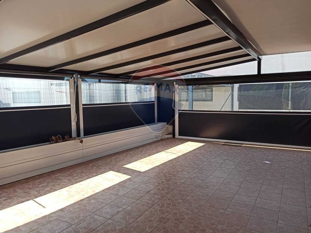 locale commerciale in affitto ad Aci Sant'Antonio