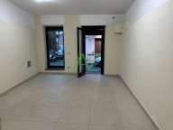 negozio in affitto ad Aci Sant'Antonio