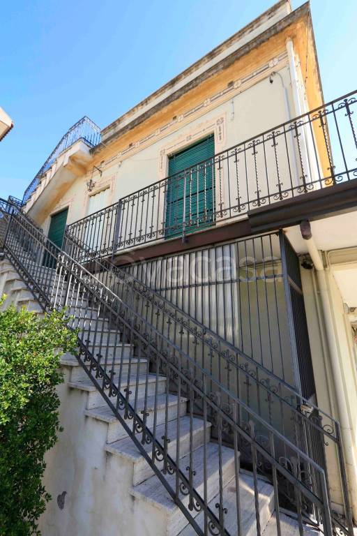 appartamento in affitto ad Aci Sant'Antonio