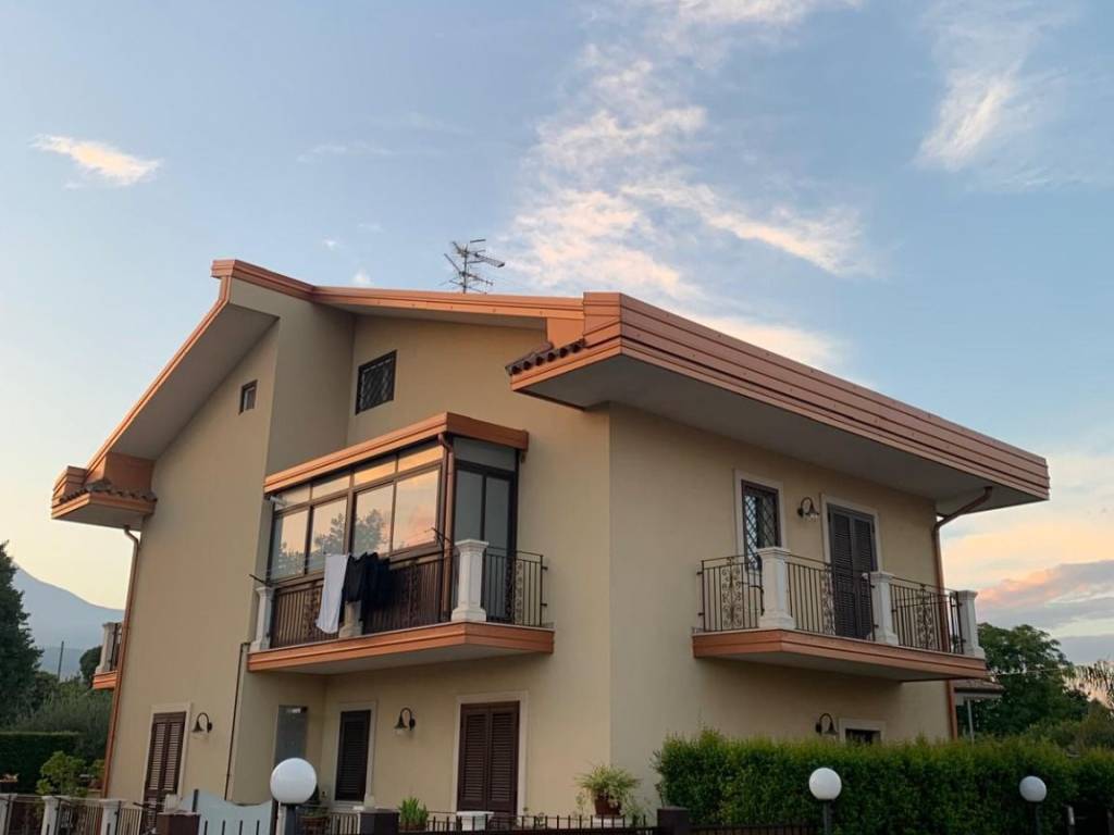 casa indipendente in affitto ad Aci Sant'Antonio