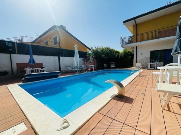 appartamento in affitto ad Aci Sant'Antonio