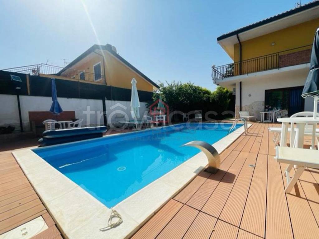 appartamento in affitto ad Aci Sant'Antonio