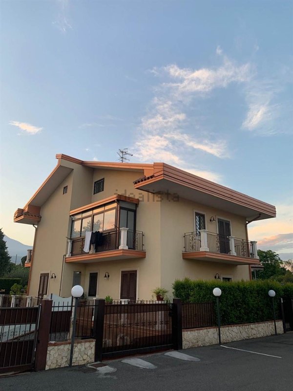 appartamento in affitto ad Aci Sant'Antonio