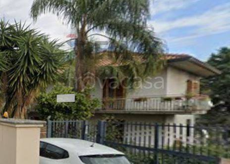 appartamento in affitto ad Aci Sant'Antonio in zona Lavina