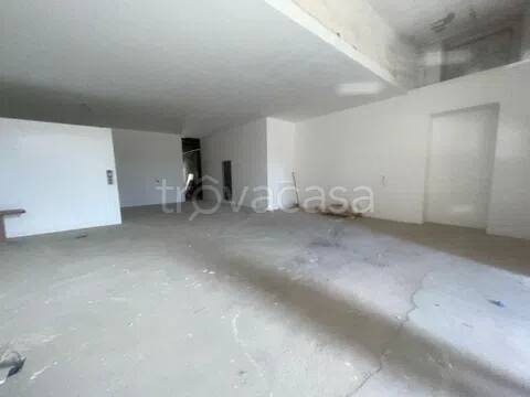 appartamento in affitto ad Aci Sant'Antonio in zona Lavina